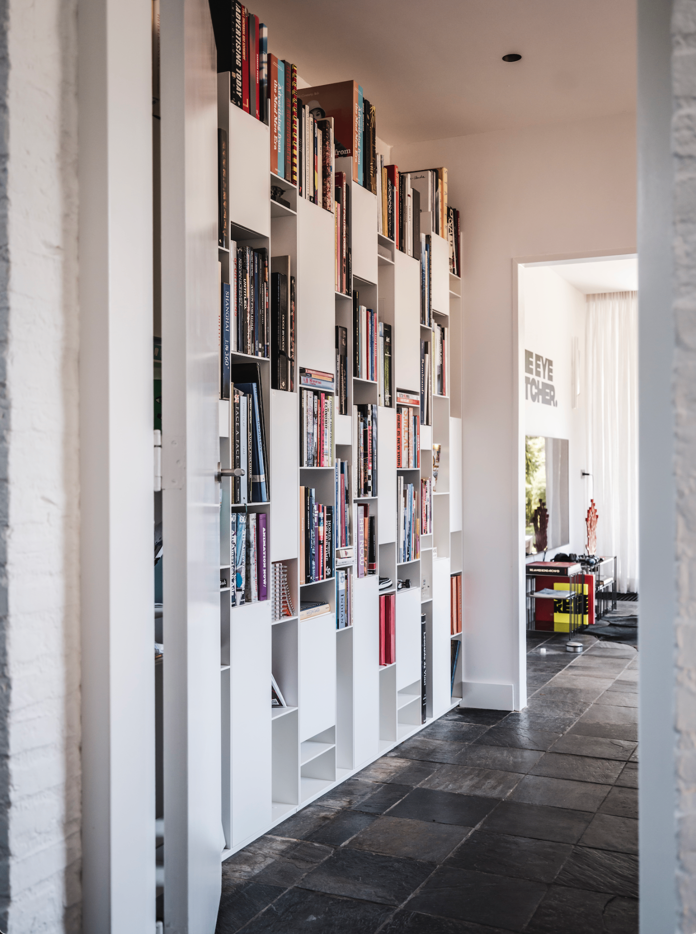 Art and design book library